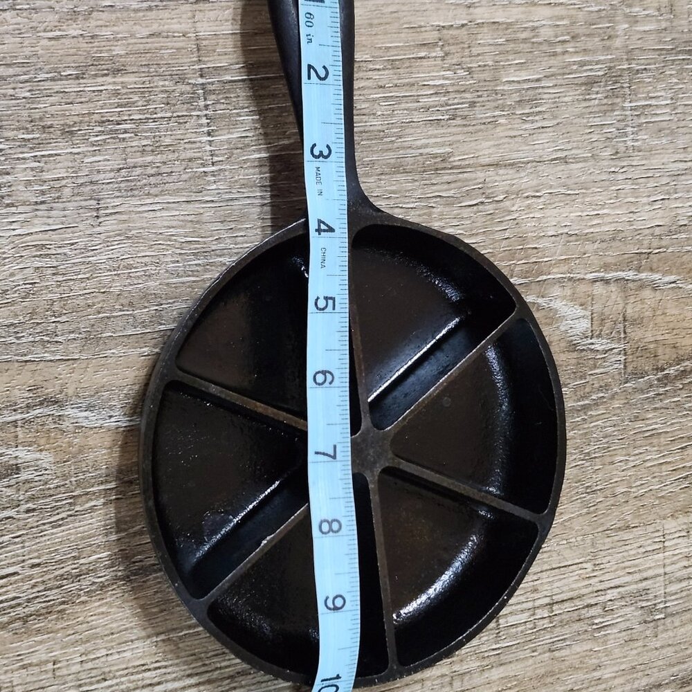 6.5 inch cornbread 6cbs cast iron skillet 6 sectional - Picture 5 of 10